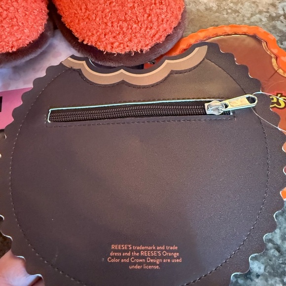 Reese's Orange Slippers Sz 2/3 M Bag, Note pad, 2 pair of Socks
All Brand New - Picture 5 of 10